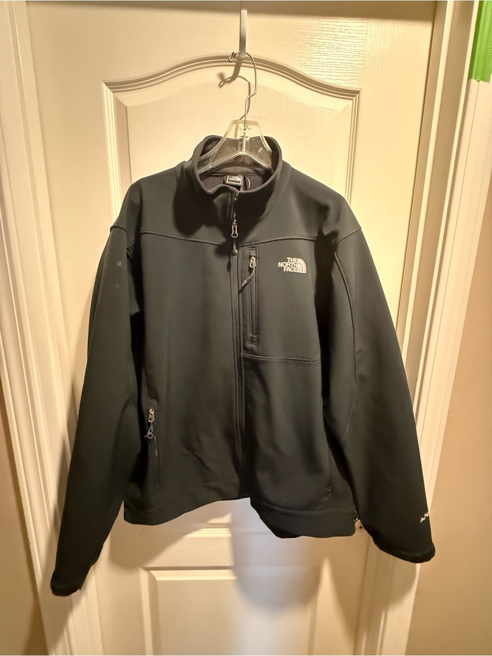 The North Face Men's Black Lightweight Softshell Jacket
